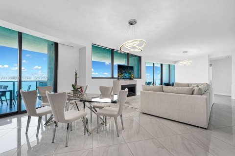 Condo in Sunny Isles Beach, Florida, 4 bedrooms  № 2030685 - photo 6