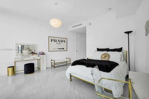 Condo in Sunny Isles Beach, Florida, 4 bedrooms  № 2030685 - photo 17