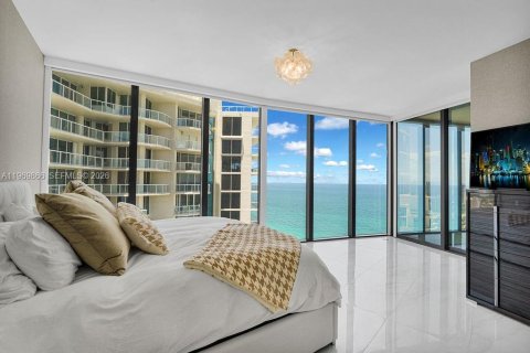 Condo in Sunny Isles Beach, Florida, 4 bedrooms  № 2030685 - photo 14