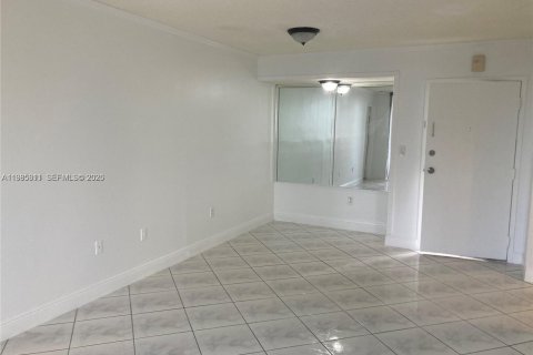 Купить кондоминиум в Майами, Флорида 2 спальни, 78.04м2, № 2046969 - фото 10