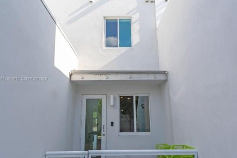 Touwnhouse à vendre à Doral, Floride: 4 chambres, 168.34 m2 № 2385244 - photo 8