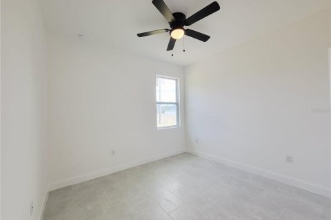 House in Palm Bay, Florida 4 bedrooms, 156.17 sq.m. № 2108156 - photo 15