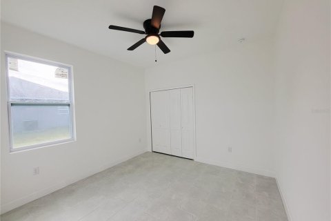 House in Palm Bay, Florida 4 bedrooms, 156.17 sq.m. № 2108156 - photo 17