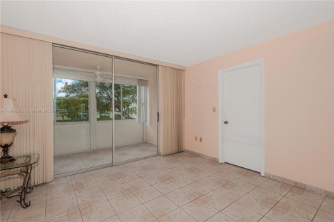Copropriété à vendre à Sunrise, Floride: 2 chambres, 78.97 m2 № 1956457 - photo 8
