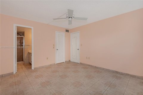 Copropriété à vendre à Sunrise, Floride: 2 chambres, 78.97 m2 № 1956457 - photo 16