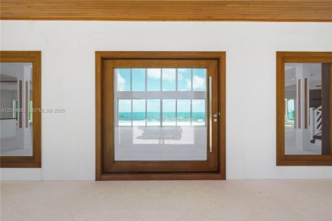 Casa en venta en Tavernier, Florida, 5 dormitorios, 761.8 m2 № 2171306 - foto 4