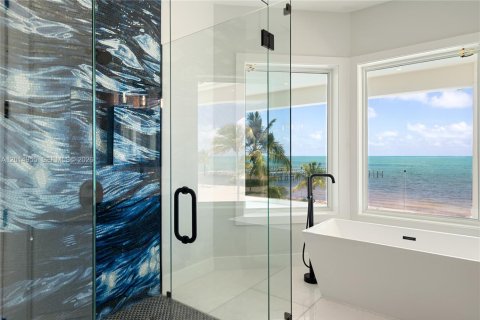 Casa en venta en Tavernier, Florida, 5 dormitorios, 761.8 m2 № 2171306 - foto 14