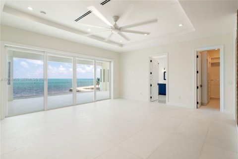 Casa en venta en Tavernier, Florida, 5 dormitorios, 761.8 m2 № 2171306 - foto 13