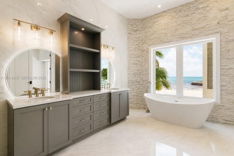 Casa en venta en Tavernier, Florida, 5 dormitorios, 761.8 m2 № 2171306 - foto 10