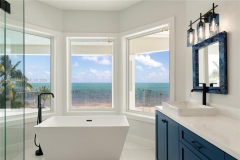 Casa en venta en Tavernier, Florida, 5 dormitorios, 761.8 m2 № 2171306 - foto 15