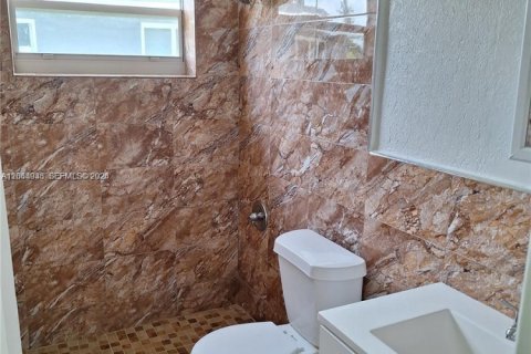 Villa ou maison à louer à Pembroke Pines, Floride: 5 chambres, 194.17 m2 № 2274900 - photo 10