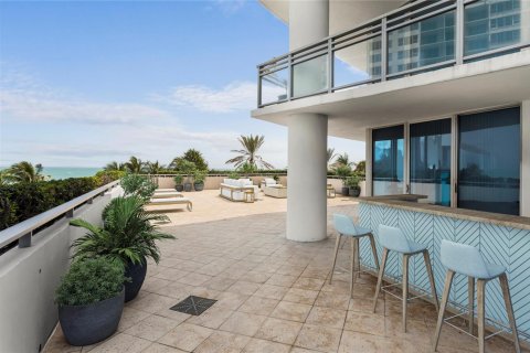 Купить кондоминиум в Холливуд, Флорида 3 комнаты, 257.99м2, № 2190691 - фото 2