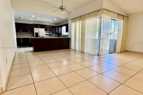Villa ou maison à vendre à Homestead, Floride: 3 chambres, 150.87 m2 № 2295960 - photo 5