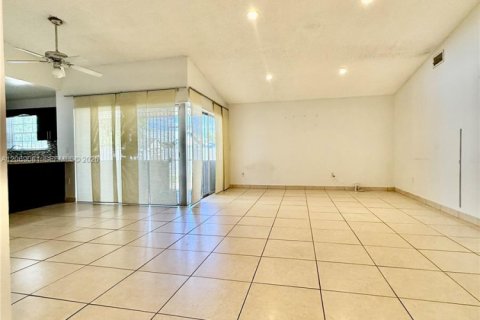 Villa ou maison à vendre à Homestead, Floride: 3 chambres, 150.87 m2 № 2295960 - photo 4