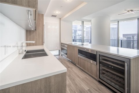 Condo in Miami, Florida, 2 bedrooms № 2186293 - photo 10