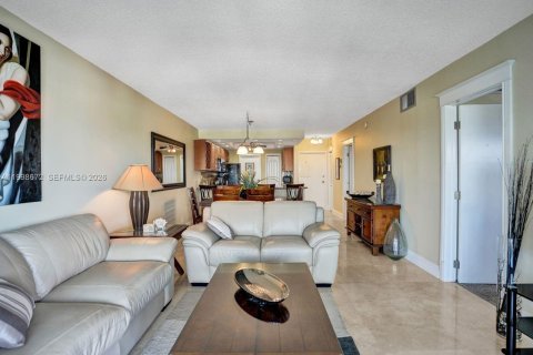 Condo in Lauderdale-by-the-Sea, Florida, 2 bedrooms  № 2067442 - photo 7