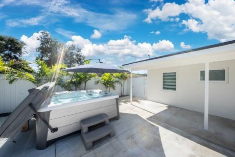 Villa ou maison à vendre à Miami Gardens, Floride: 4 chambres, 111.48 m2 № 1954420 - photo 25