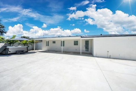 Villa ou maison à vendre à Miami Gardens, Floride: 4 chambres, 111.48 m2 № 1954420 - photo 3