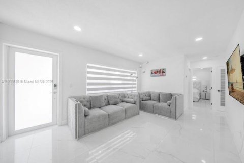 Villa ou maison à vendre à Miami Gardens, Floride: 4 chambres, 111.48 m2 № 1954420 - photo 8