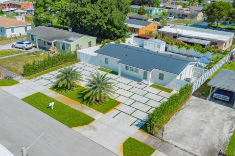 Villa ou maison à vendre à Miami Gardens, Floride: 4 chambres, 111.48 m2 № 1954420 - photo 6