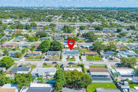 Villa ou maison à vendre à Miami Gardens, Floride: 4 chambres, 111.48 m2 № 1954420 - photo 4