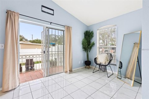 House in Tampa, Florida 3 bedrooms, 143.91 sq.m. № 2211720 - photo 13