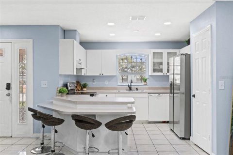 House in Tampa, Florida 3 bedrooms, 143.91 sq.m. № 2211720 - photo 6
