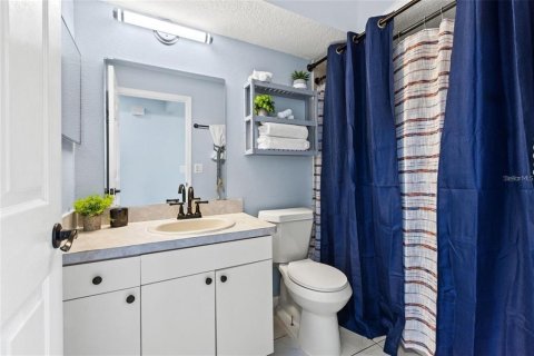 House in Tampa, Florida 3 bedrooms, 143.91 sq.m. № 2211720 - photo 8