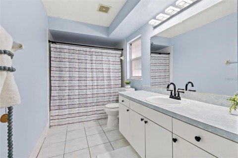 House in Tampa, Florida 3 bedrooms, 143.91 sq.m. № 2211720 - photo 17