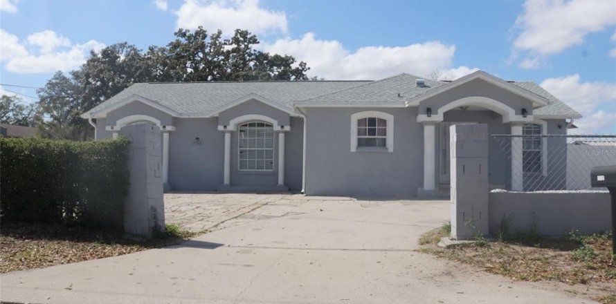 House in Tampa, Florida 3 bedrooms, 143.91 sq.m. № 2211720