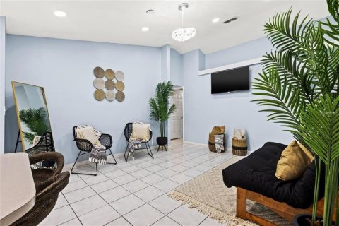 House in Tampa, Florida 3 bedrooms, 143.91 sq.m. № 2211720 - photo 4