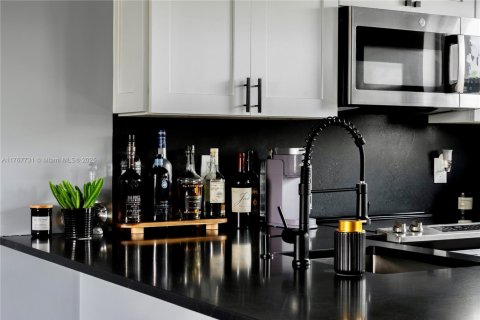 Condominio en venta en Fort Lauderdale, Florida, 1 dormitorio, 53.88 m2 № 1589311 - foto 14