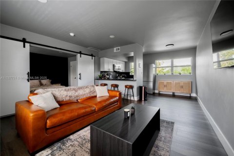 Condominio en venta en Fort Lauderdale, Florida, 1 dormitorio, 53.88 m2 № 1589311 - foto 3