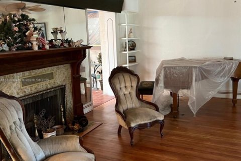 Villa ou maison à vendre à Miami, Floride: 4 chambres, 481.23 m2 № 1874815 - photo 7
