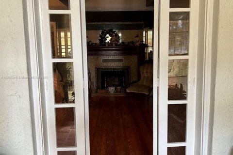 Villa ou maison à vendre à Miami, Floride: 4 chambres, 481.23 m2 № 1874815 - photo 5
