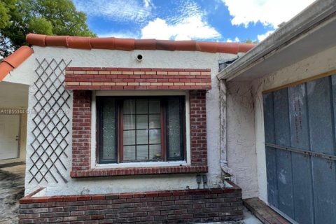 Villa ou maison à vendre à Miami, Floride: 4 chambres, 481.23 m2 № 1874815 - photo 19
