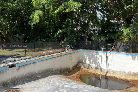 Villa ou maison à vendre à Miami, Floride: 4 chambres, 481.23 m2 № 1874815 - photo 20