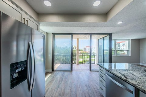 Снять в аренду кондоминиум в Сент-Питерсберг, Флорида 1 комната, 98.01м2, № 1334532 - фото 14