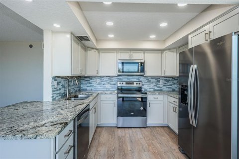 Снять в аренду кондоминиум в Сент-Питерсберг, Флорида 1 комната, 98.01м2, № 1334532 - фото 3