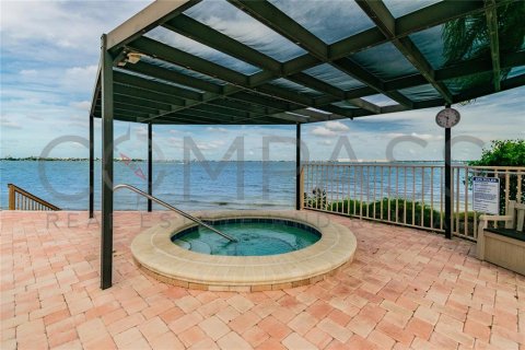 Снять в аренду кондоминиум в Сент-Питерсберг, Флорида 1 комната, 98.01м2, № 1334532 - фото 11