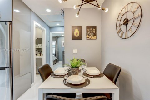 Снять в аренду квартиру в Холливуд, Флорида 1 спальня, 46.45м2, № 2048003 - фото 4