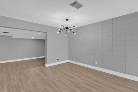 House in Orlando, Florida 4 bedrooms, 148.27 sq.m. № 1553392 - photo 6