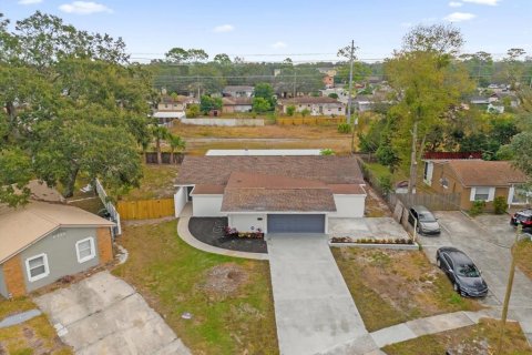 House in Orlando, Florida 4 bedrooms, 148.27 sq.m. № 1553392 - photo 28