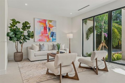 House in South Miami, Florida 5 bedrooms, 411.65 sq.m. № 2384946 - photo 8