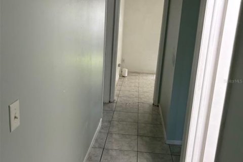 Casa en alquiler en Brandon, Florida, 3 dormitorios, 127.18 m2 № 1917419 - foto 5