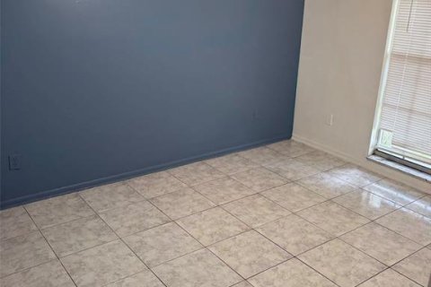 Casa en alquiler en Brandon, Florida, 3 dormitorios, 127.18 m2 № 1917419 - foto 8