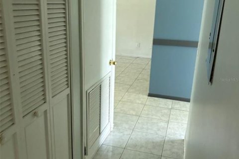 Casa en alquiler en Brandon, Florida, 3 dormitorios, 127.18 m2 № 1917419 - foto 24