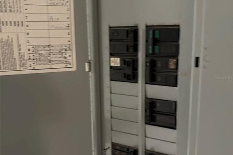 Casa en alquiler en Brandon, Florida, 3 dormitorios, 127.18 m2 № 1917419 - foto 21