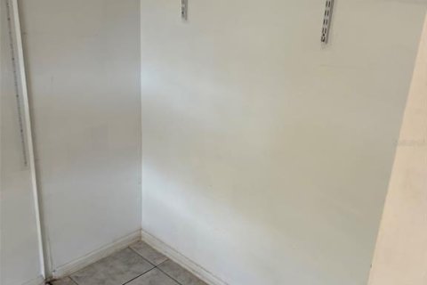 Casa en alquiler en Brandon, Florida, 3 dormitorios, 127.18 m2 № 1917419 - foto 11