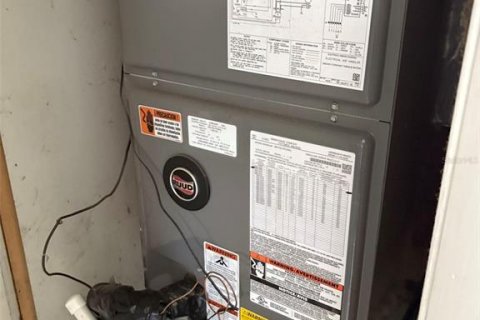 Casa en alquiler en Brandon, Florida, 3 dormitorios, 127.18 m2 № 1917419 - foto 26